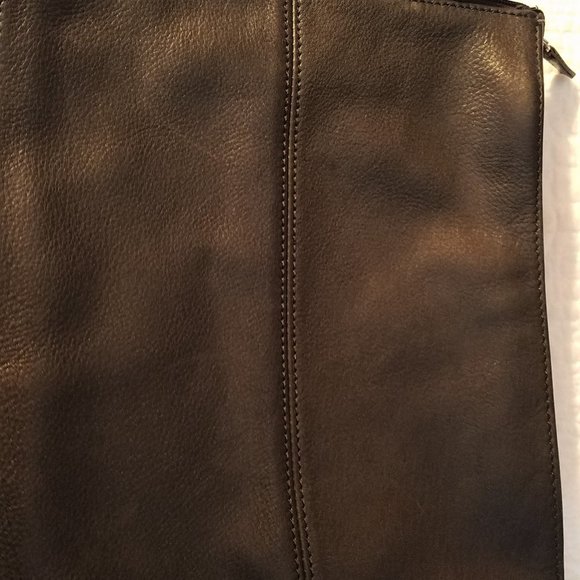 Black Leather Fossil Messenger Bag - 8 1/2" x 11" - Picture 7 of 9